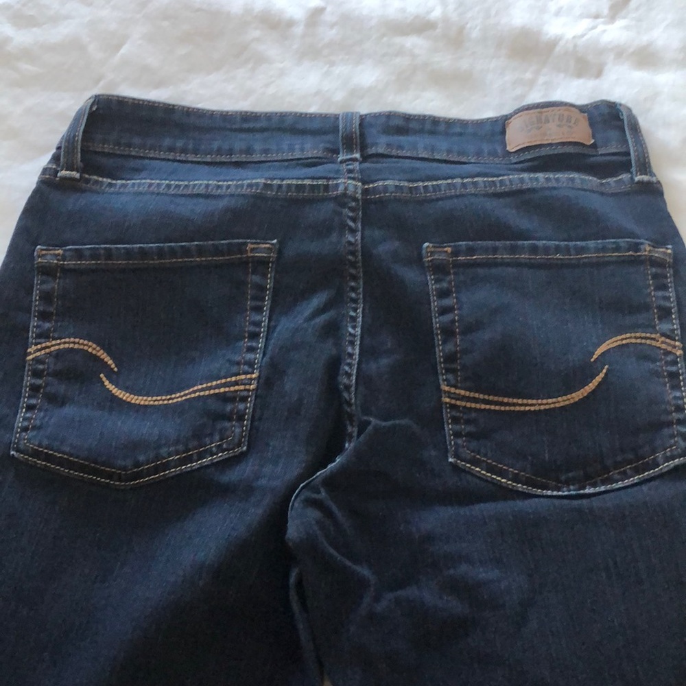 Signature Levi’s, size 10M, 30W, 32L